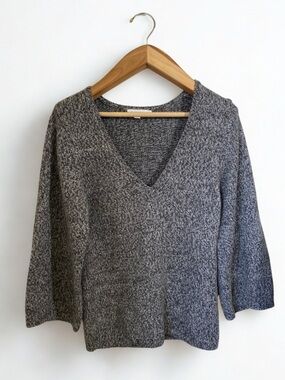 Calvin Klein Women's Lamb's Wool V-Neck Bell Sleeve Pullover Sweater Size Small